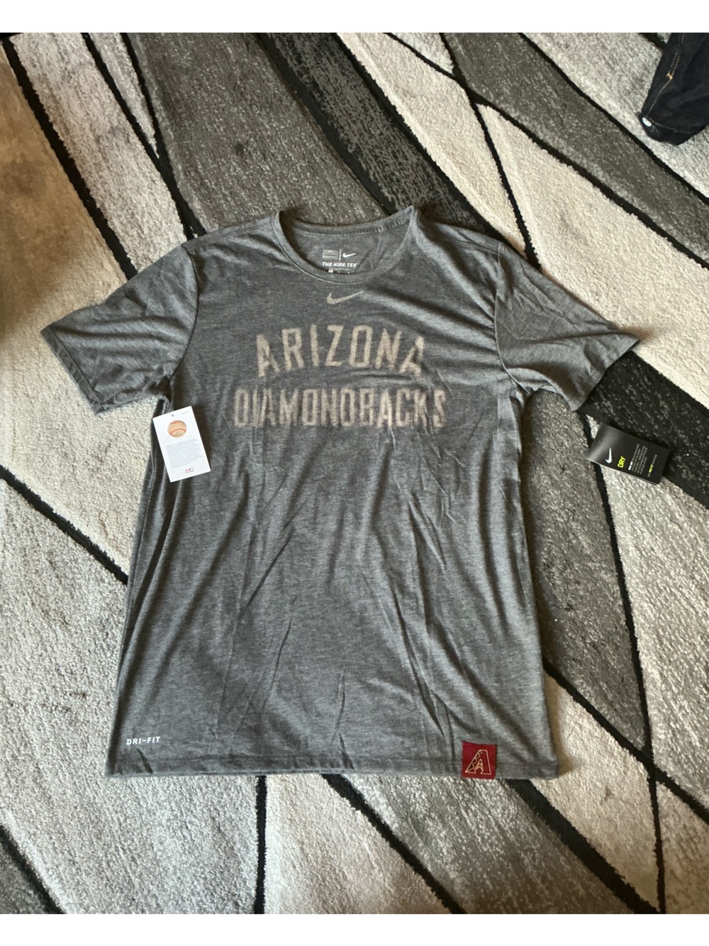 Size Large - The Nike Tee Gray Polyester Arizona Diamondbacks Dri Fit Tee Shirt